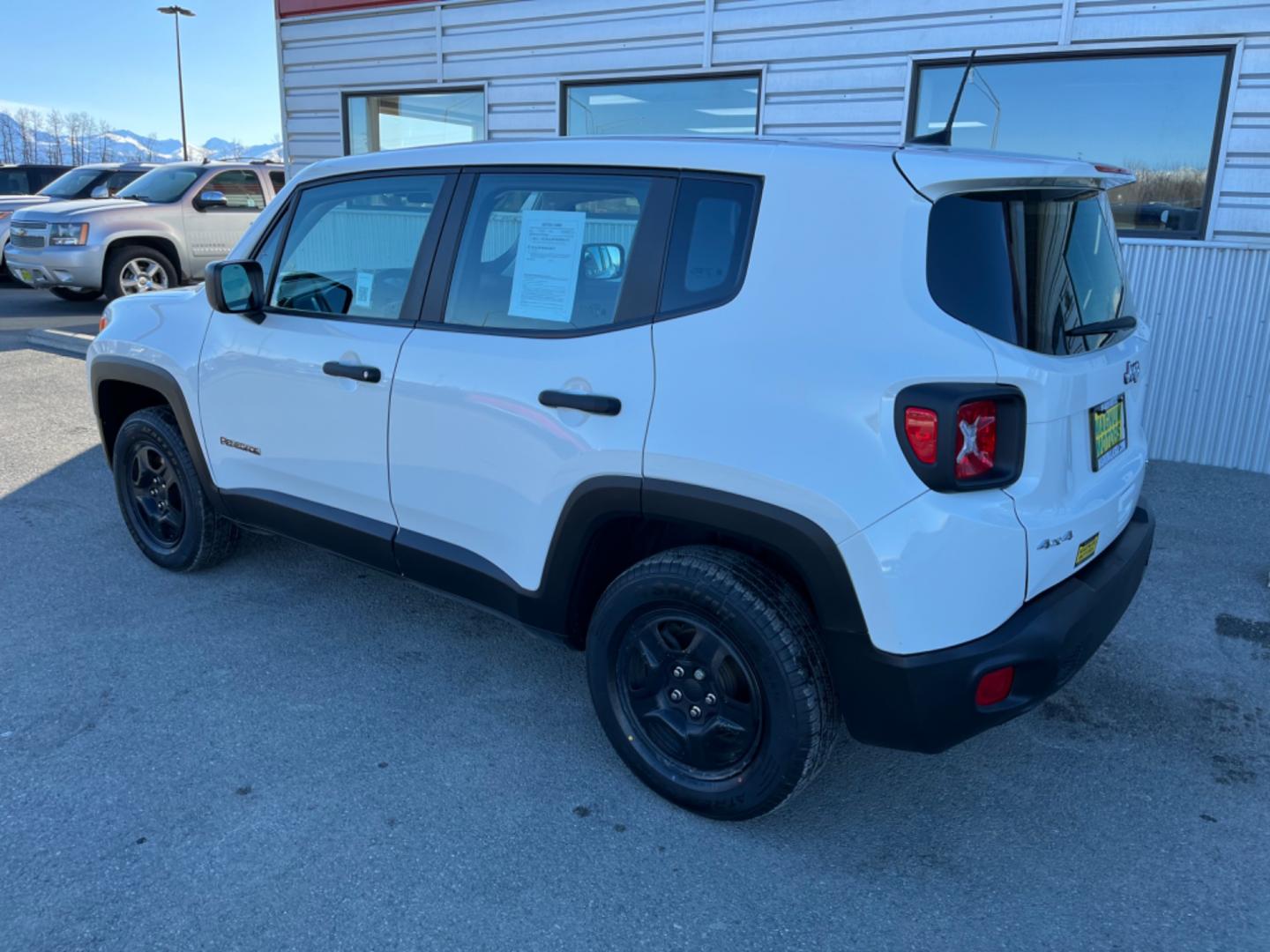 2020 WHITE /Black JEEP RENEGADE SPORT (ZACNJBAB0LP) with an 2.4L engine, Automatic transmission, located at 1960 Industrial Drive, Wasilla, 99654, (907) 274-2277, 61.573475, -149.400146 - Photo#2